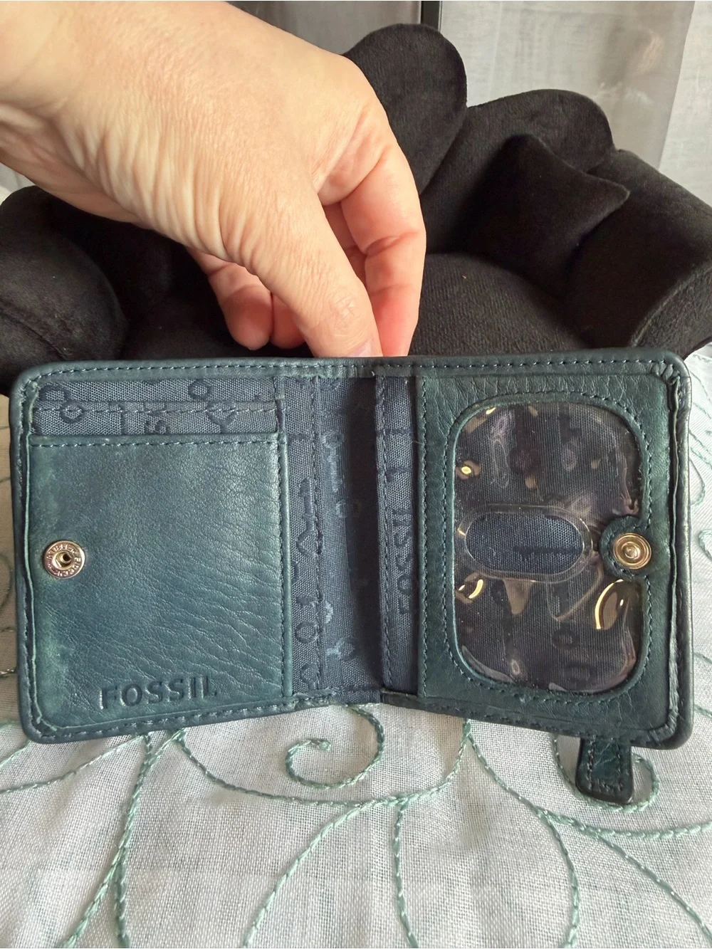Fossil Leather Zip Wallet with Branded Keyhole Plate